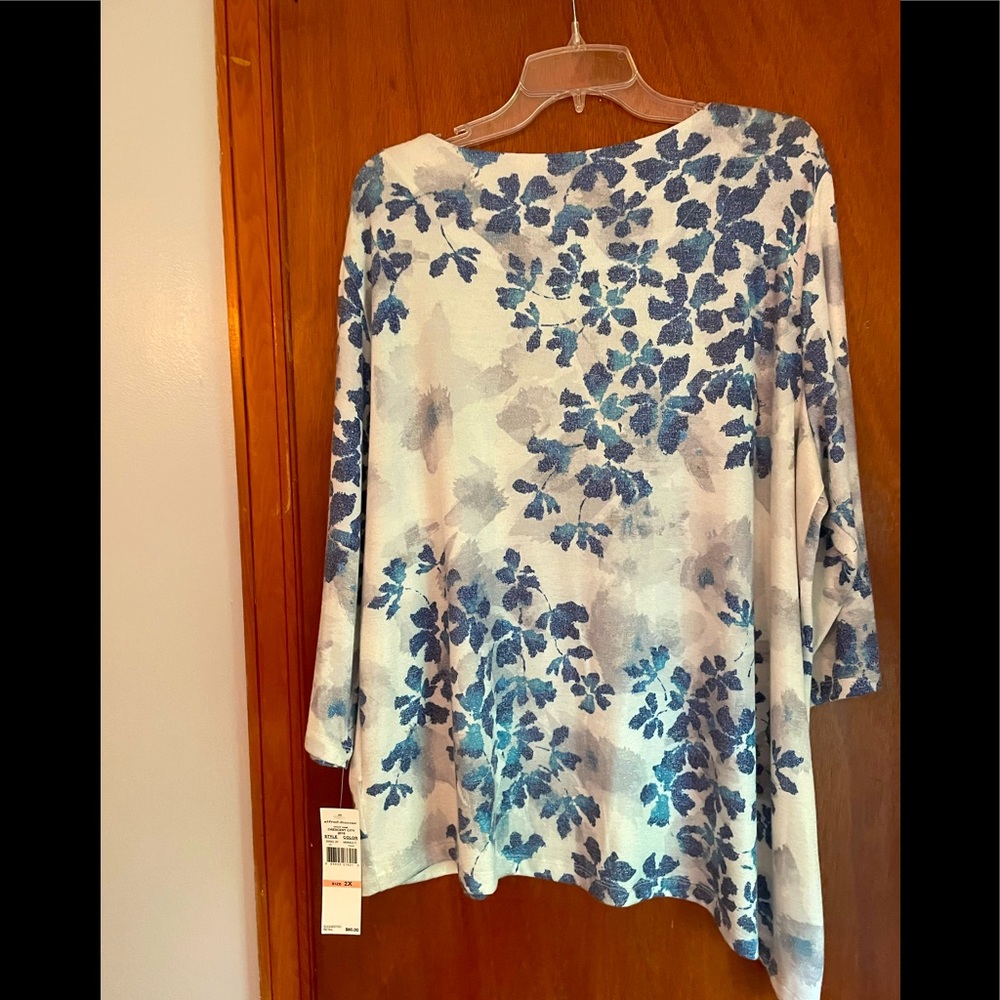 Blue and white women’s tunic top 2X